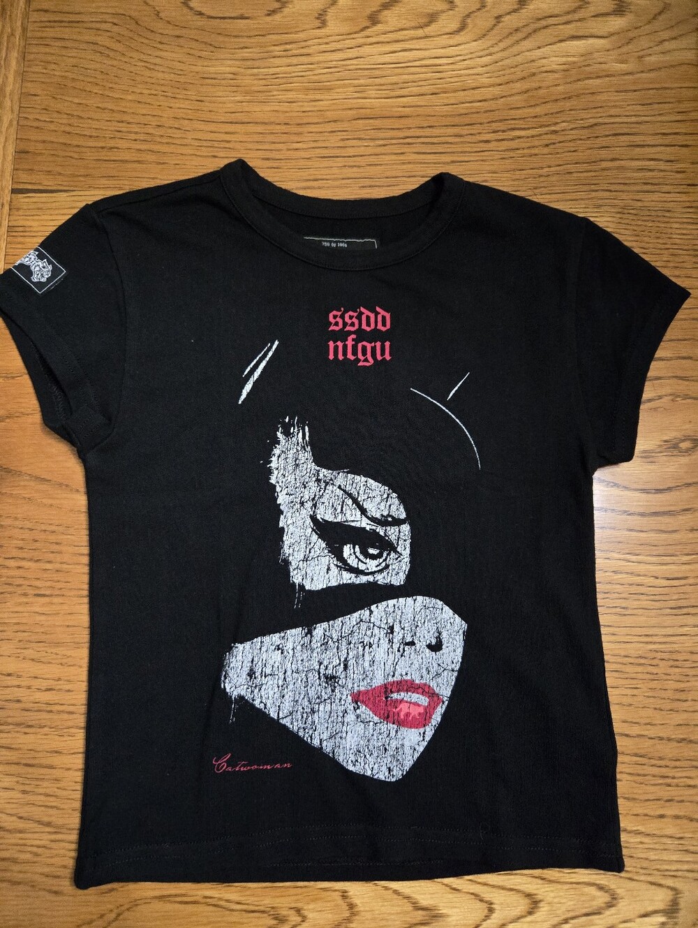 Darc Sport Black Graphic Short Sleeve Tee with Pink Lips